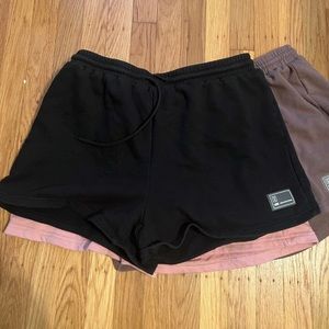 Amazon short trio, size L
